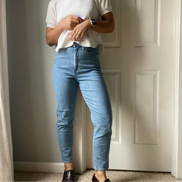 Levi’s High Waist Taper Jeans - Picture 3 of 8